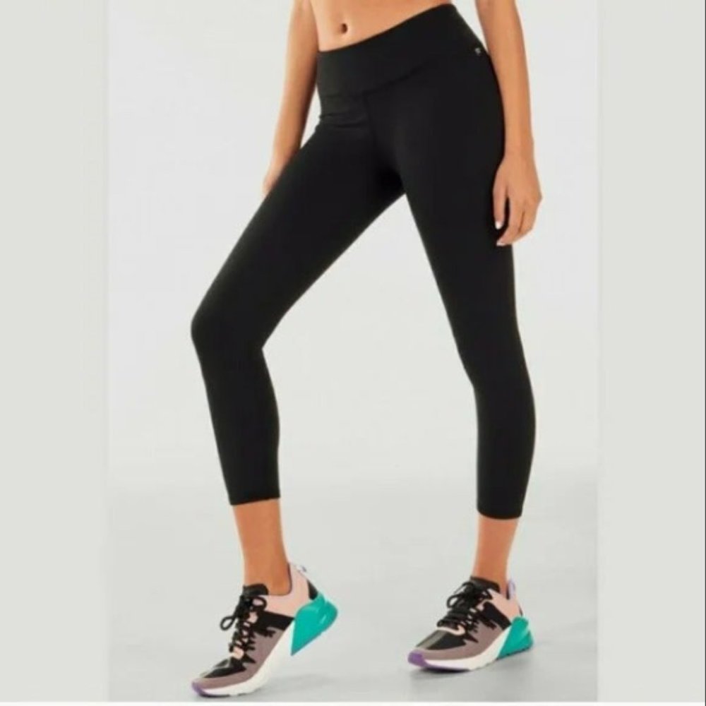 NWT Fabletics Capri Women's Size Large 10/12 Solar Crop - Picture 1 of 9
